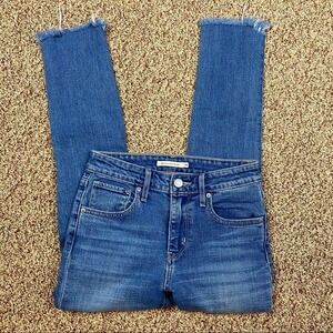 Levi 721 High Rise Skinny Jeans Medium Wash 25